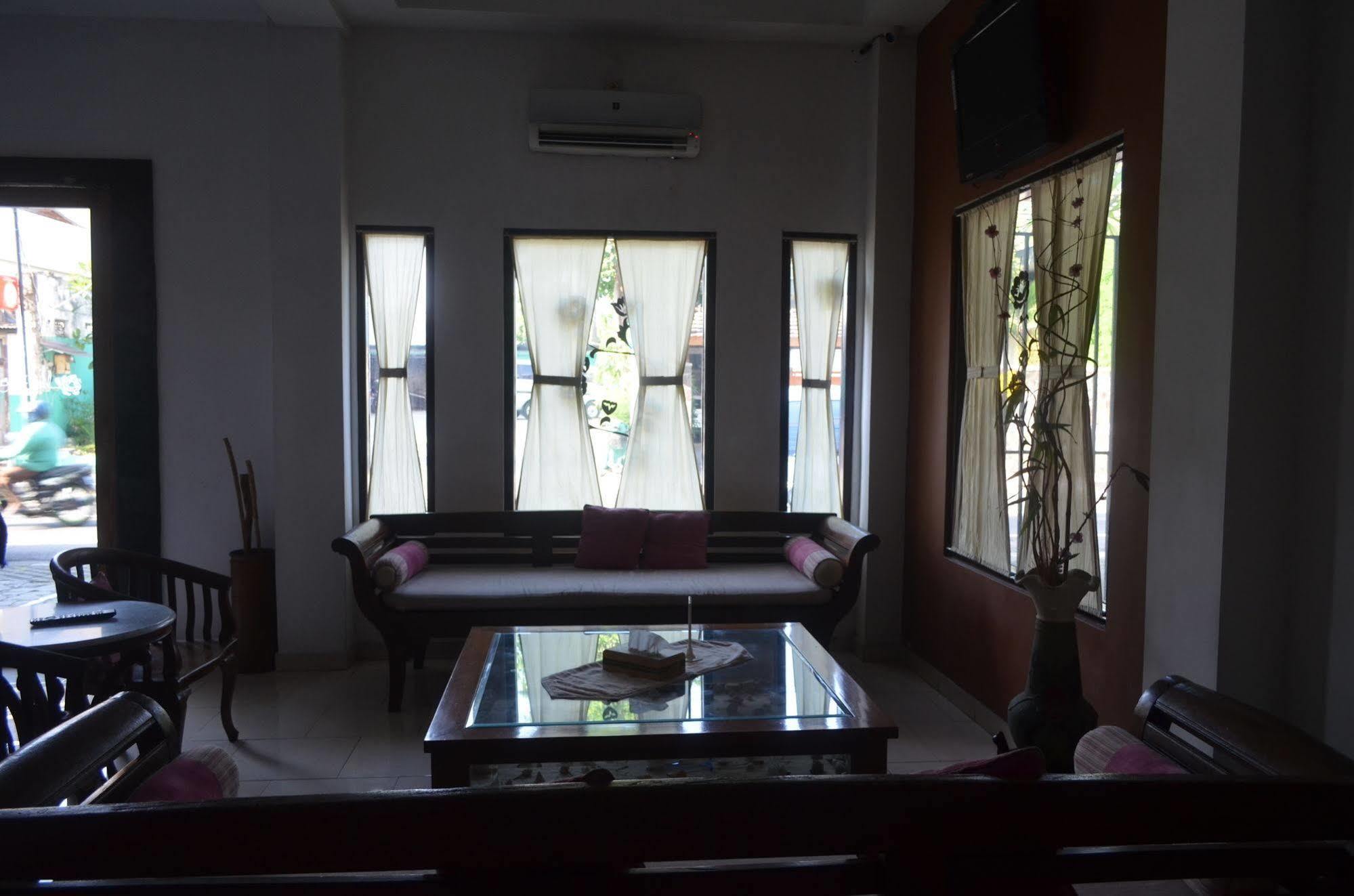 Mawar Asri Hotel Γιογκιακάρτα Εξωτερικό φωτογραφία